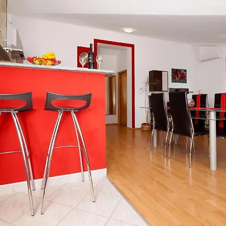 Apartment Moderne Mit Jacuzzi Liznjan