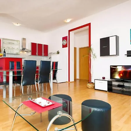 Moderne Mit Jacuzzi Apartment Liznjan