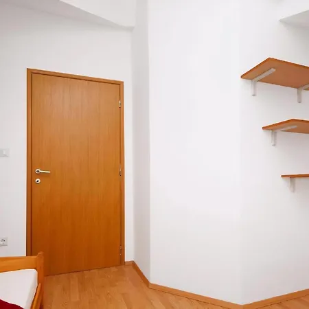 Apartment Moderne Mit Jacuzzi Liznjan