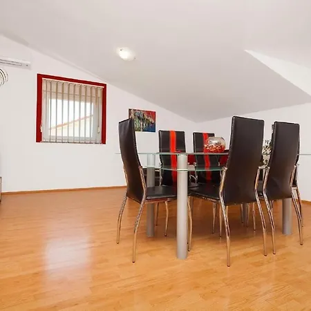 Apartamento Moderne Mit Jacuzzi Ližnjan